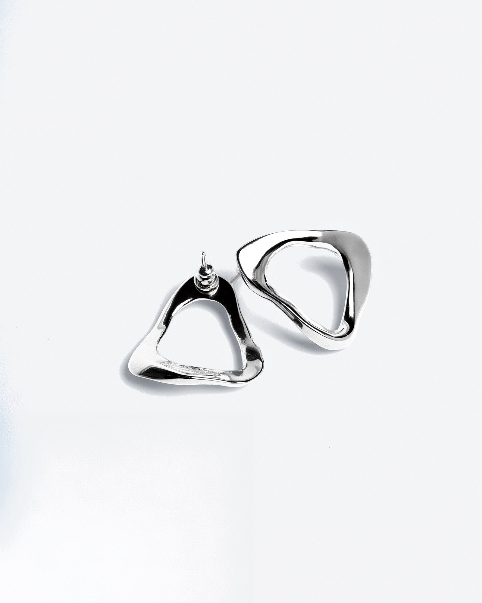 Daimon Earrings Classic