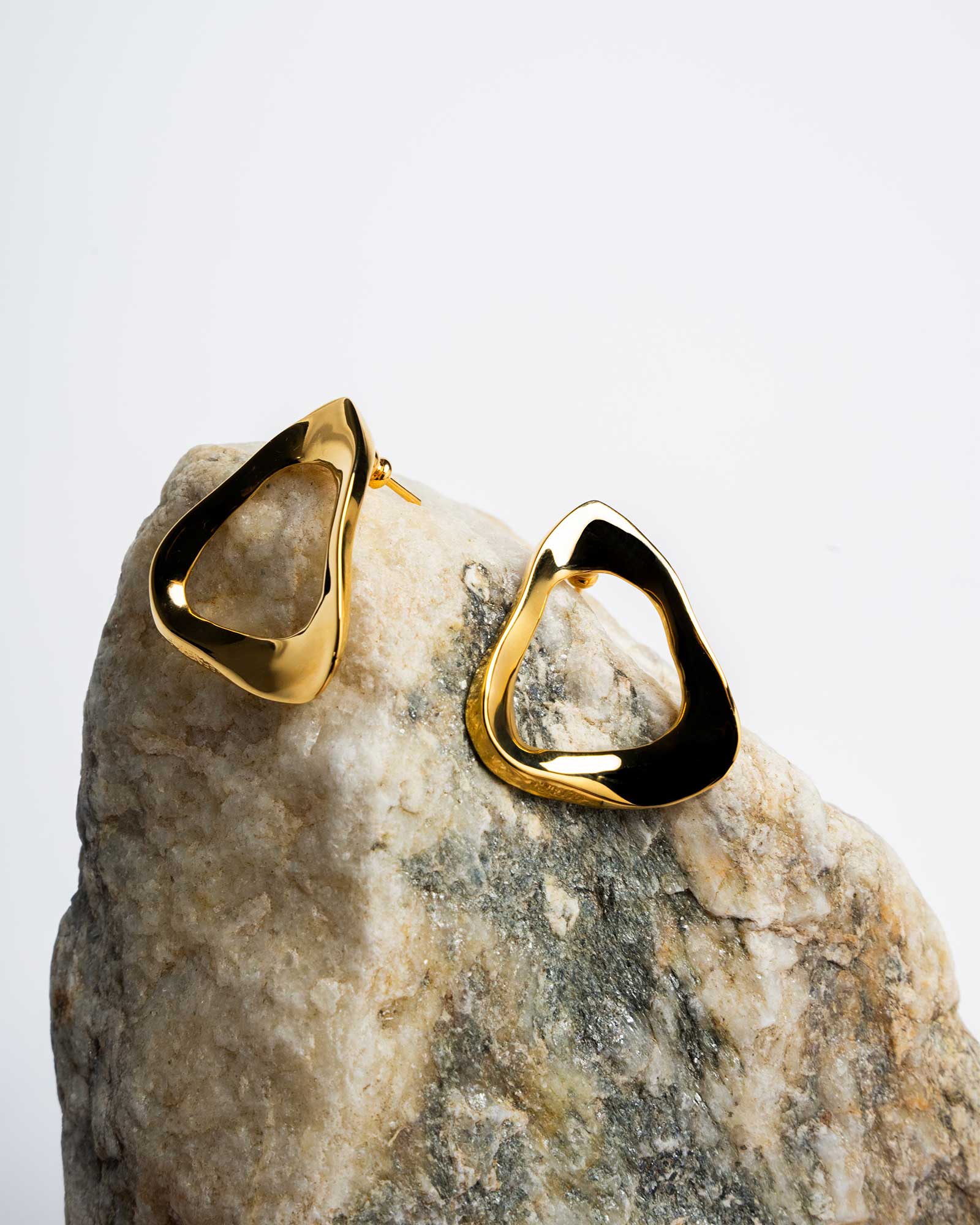 Daimon Earrings Mini