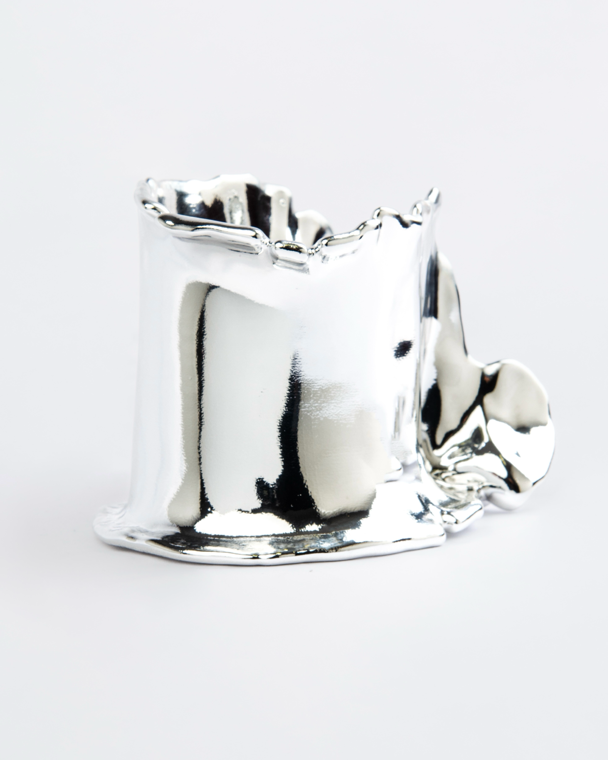 Faience cuff - Studio Edition