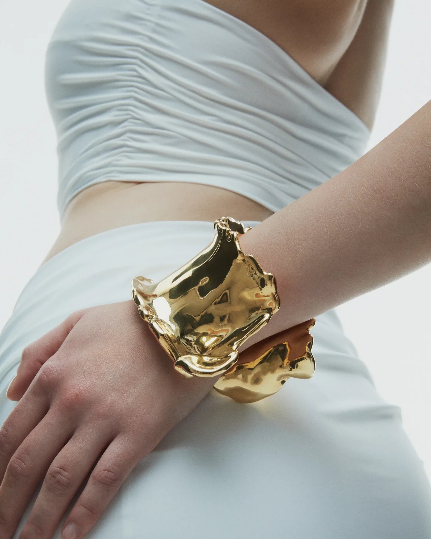 Faience cuff - Studio Edition